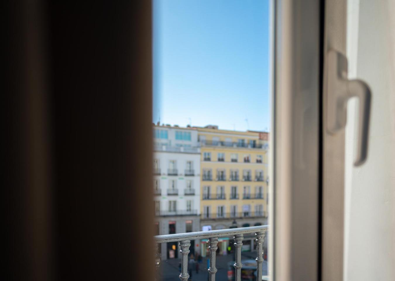 Fortinn Puerta Del Sol Madrid Exterior photo