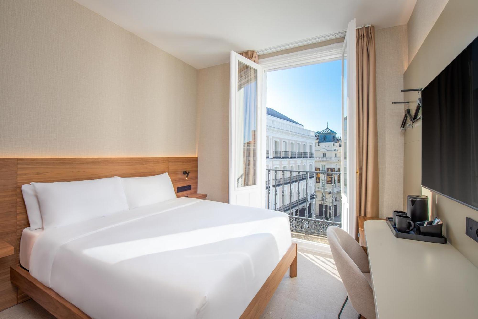 Fortinn Puerta Del Sol Madrid Exterior photo