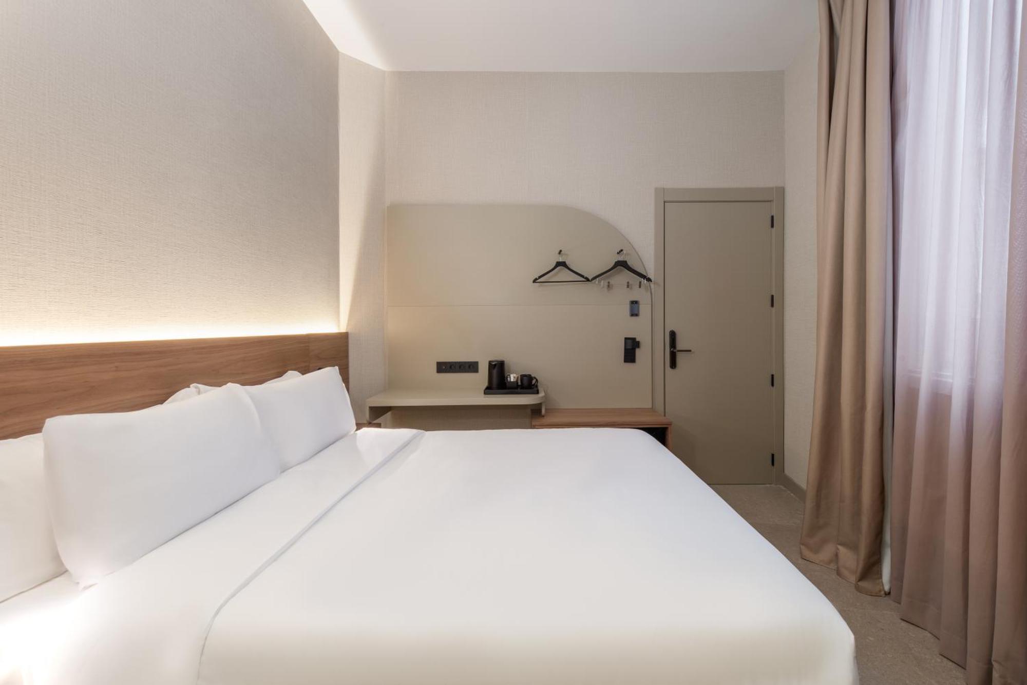 Fortinn Puerta Del Sol Madrid Exterior photo
